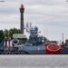 «Домики на воде» в Кронштадте: россияне перекрасили корабли Балтийского флота для обмана дронов с ИИ