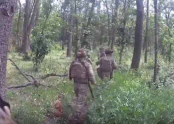 Налёт в тылу врага: бойцы взяли в плен двух оккупантов
