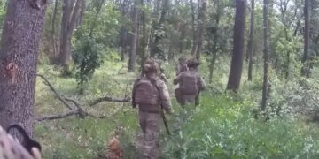 Налёт в тылу врага: бойцы взяли в плен двух оккупантов