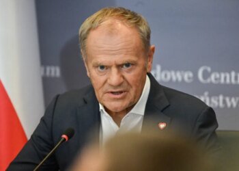 Польща через російські атаки евакуювала два пункти пропуску біля кордону з Україною – Туск