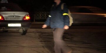 Стань заметным: полиция напоминает, как обычный фликер может спасти вашу жизнь на ночной дороге. ВИДЕО