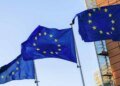 С впервые продлил санкции против России на три года, но исключил из списков олигархов Путина