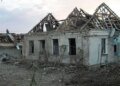 Після удару по Запоріжжю з-під завалів дістали тіла двох жінок