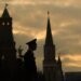 Кремль косит зараза: ключевые фавориты Путина внезапно исчезли после теста на коронавирус