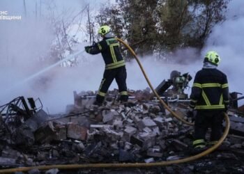 Склади горять, будинки пошкоджені: що відомо про атаку на Київщину