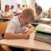 «Мозок переходить у стан виживання»: психологиня про навчання дітей після ночей з вибухами