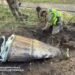 Вибухонебезпечний «подарунок» після атаки: біля будинків у Києві знайшли бойові частини