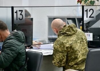 Які документи та виплати можуть оформити ветерани в ЦНАПах: повний перелік