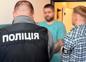 «Невиліковна хвороба» за гроші: шістьох клієнтів підпільної мережі викрили у Києві