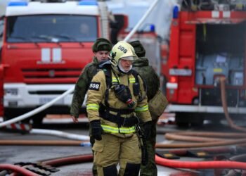 В Москве горит один из крупнейших НПЗ РФ: Генштаб раскрыл последствия удара