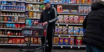 Ціни на продукти у світі зросли до максимуму за чотири роки: причина і в Україні
