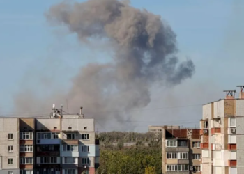 Здійнявся густий дим: у Києві сталось подвійне влучання БпЛА
