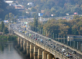 Київ у заторах: між Лівим і Правим берегами ввели обмеження, – ФОТО