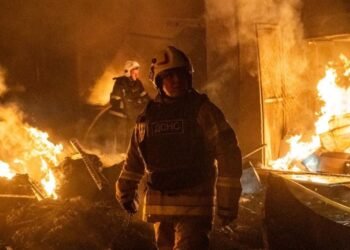 В Хмельницком после атаки РФ произошла повторная детонация: ранены 4 спасателя