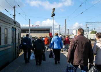 Росіяни вдарили по залізниці у Фастові: чи є постраждалі