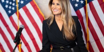 Меланія Трамп підтвердила, що Україна та росія розпочали розмінування для доставки гуманітарної допомоги в Олешки