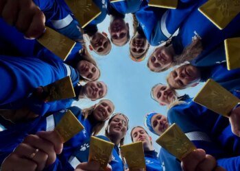 Українки вибороли золото чемпіонату світу з веслування на "Драконах"