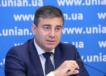 Мобилизация по закону, а не силой: омбудсмен запретил ТЦК отбирать телефоны и паковать людей в бусы