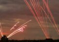 В Хмельницкой области обломки вызвали пожар на АЗС: есть раненые