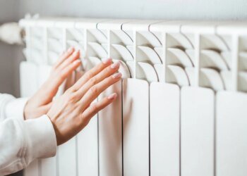У школах та лікарнях Києва розпочинають опалювальний сезон