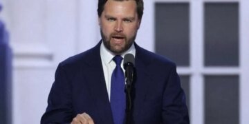 “Он очень осторожен”: Джей Ди Вэнс рассказал, что думает о Путине