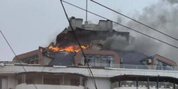 Российский дрон атаковал крышу многоэтажки в Одессе, ранен ребенок. ВИДЕО