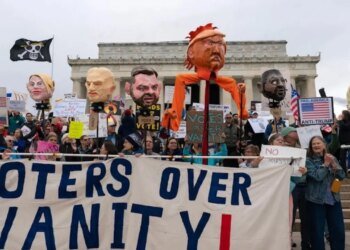 Противники Трампа мобилизуются перед выборами: почему американцев призывают голосовать уже сейчас. ФОТО, ВИДЕО
