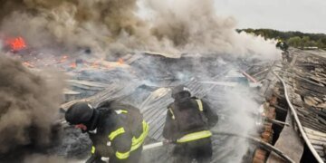Удар по Ковельщине: на территории автопредприятия вспыхнул пожар. ФОТО