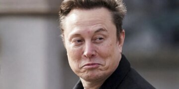 ЕС надавил на Маска: Еврокомиссия требует срочно восстановить Starlink для Украины в полном объёме