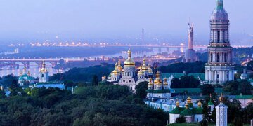 У Києві після нічної атаки десятки постраждалих, пошкоджені швидкі, обмежений рух метро та наземного транспорту
