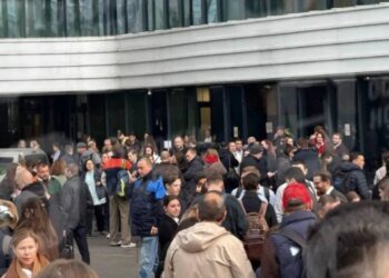 “НЛО” терроризируют Москву с самого утра: на взлетных полосах находят обломки. ВИДЕО