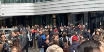 “НЛО” терроризируют Москву с самого утра: на взлетных полосах находят обломки. ВИДЕО