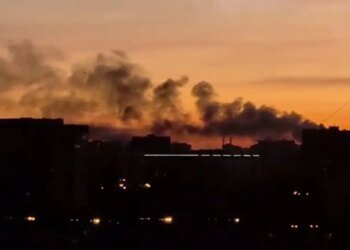 Горит завод ракетного топлива: в Тольятти атакован «Тольяттикаучук» — чёрный дым виден за километры