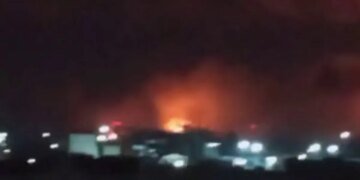 Горит Омск: дроны ВСУ преодолели 2500 км и поразили химгиганта и склад OZON