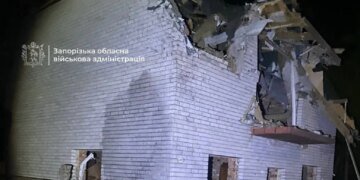 Нічний удар по Запоріжжю: пошкоджено будинки та авто, поранено людину