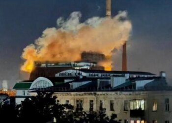 В Новомосковске горит химзавод «Азот»