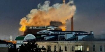 В Новомосковске горит химзавод «Азот»