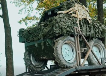 Роботизированная война: ВСУ впервые провели автономную боевую миссию НРК с ИИ — 20 км без оператора. ВИДЕО