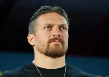 “Роднічки, ми в Ер-Ріяді”: Усик прийшов підтримати Роналду на матчі “Аль-Насра”