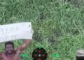 Украинский дрон снял голого африканского наемника с плакатом “Please help me”. ВИДЕО