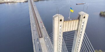 Південний міст у Києві відкрили – кому і як можна їхати