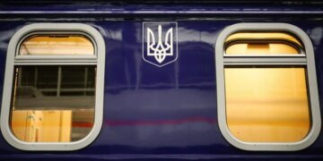 Удары по инфраструктуре Днепра: «Укрзализныця» предупреждает о задержках поездов