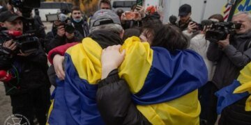 Трупы на дорогах и суп из травы: вырвавшиеся из ада Олешек украинцы раскрыли правду о российском терроре