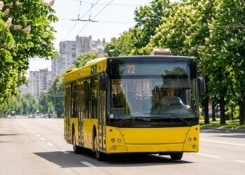 У Києві змінюють рух транспорту на два дні: кого торкнуться обмеження