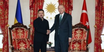 Зеленский и Эрдоган договорились по зерновому коридору: что Анкара говорит об атаках на суда