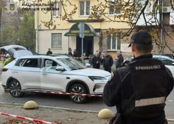 Надзвичайна подія в центрі Києва: вибухнув електрокар, є постраждалий