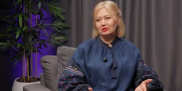 Путин и его ракеты стали самым эффективным украинизатором: интервью с Ларисой Ницой