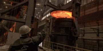 Влада Кривого Рогу просить “АрселорМіттал” не зупиняти роботу комбінату