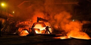 Експорт морем став смертельною лотереєю: як війна б’є по українській металургії