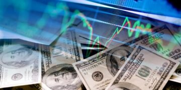 Долар повернувся до зростання: курс НБУ на 2 жовтня та що впливає на коливання валютної пари